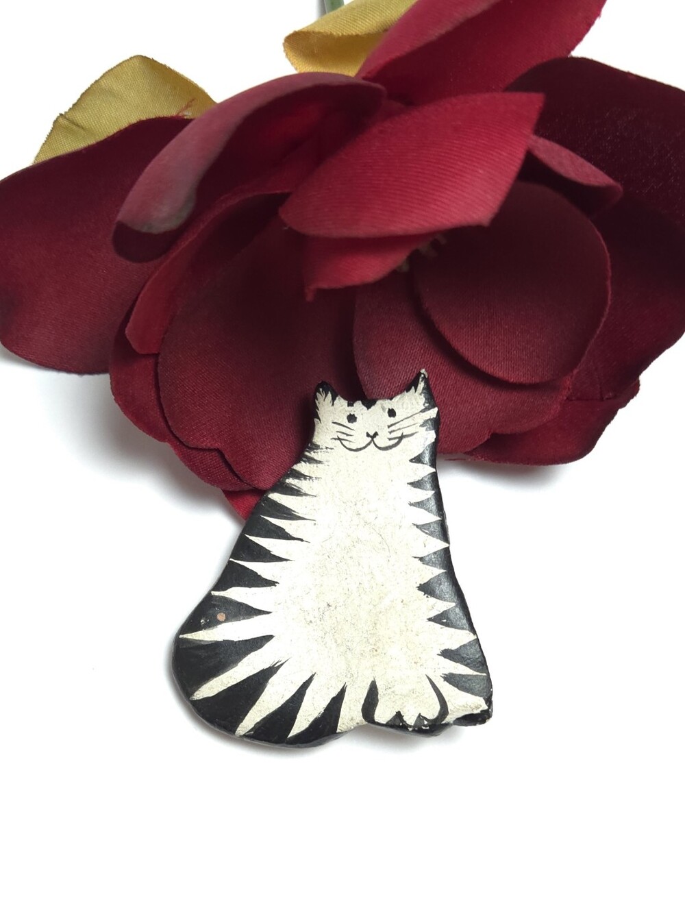 Vintage Hand Painted Ceramic Black & White Cat Brooch
